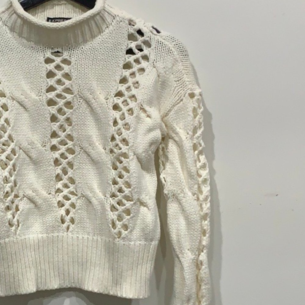 EXPRESS Cropped Cream/White Cable Sweater Size XS